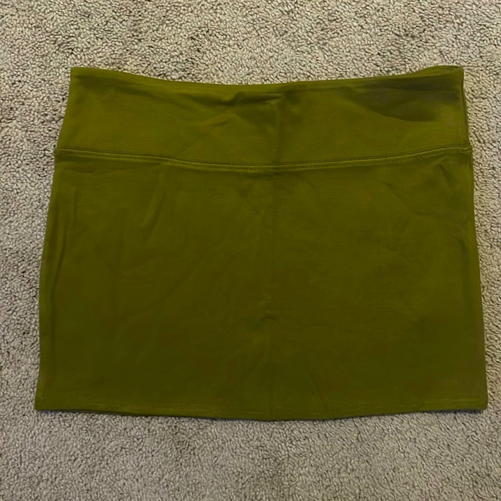 Juniors mini skirt.